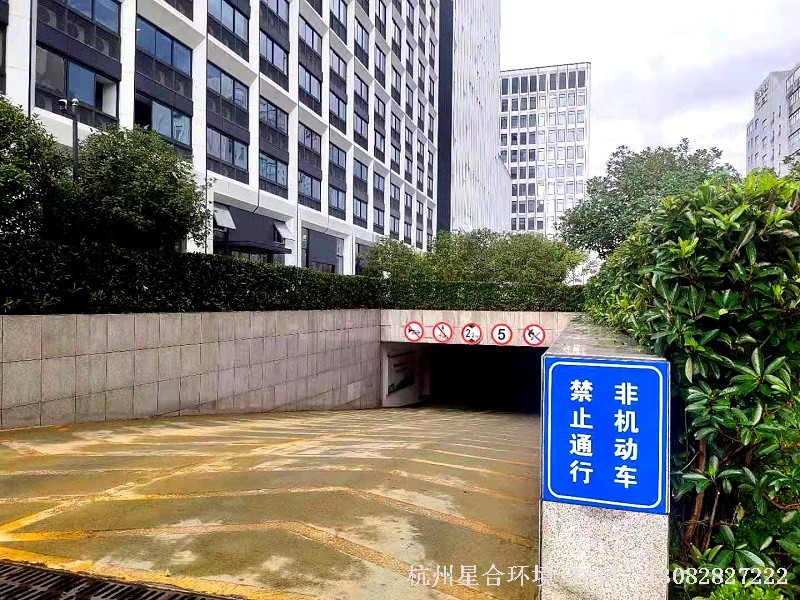 厂区绿化养护-绿篱修剪后效果2