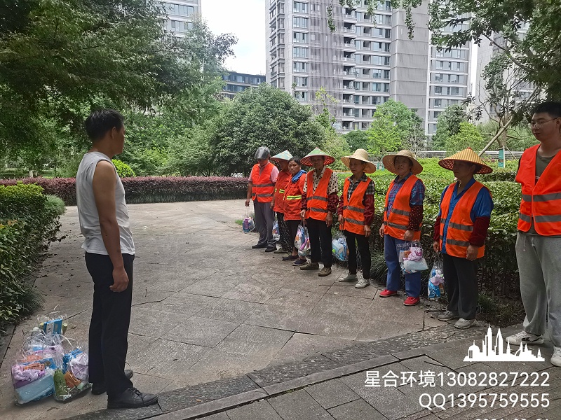 慰问一线工人
