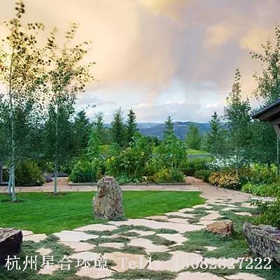 在庭院施工中小径是花园的脉络