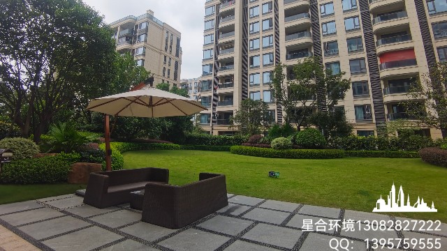 园林绿化养护中冷季型草坪秋季养护有哪些要点?