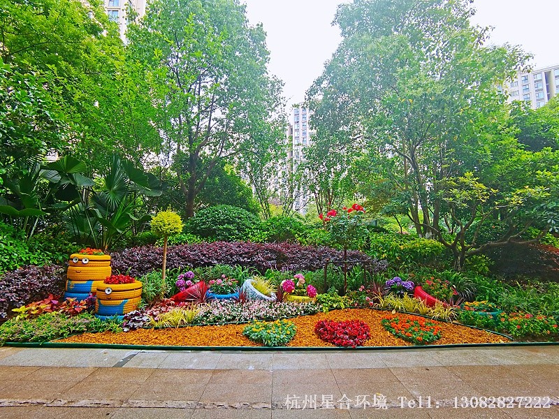 小品花境工程改造后正面效果
