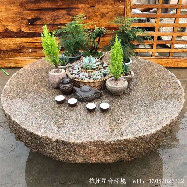 有人喜欢收集字画，有人喜欢集邮， 有人喜欢收集钱币，还有的人，喜欢在私家花园收集石头。
