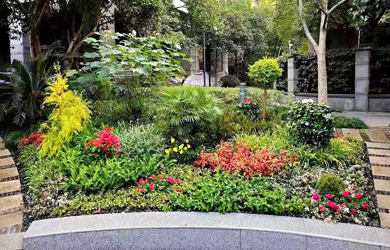 四季新城西区游乐场小花境绿化施工工程